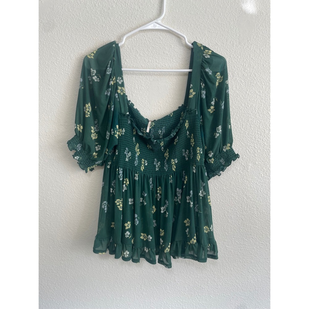 Free People Smocked Peplum Blouse Women Medium Green Floral Puff Sleeve EUC Boho